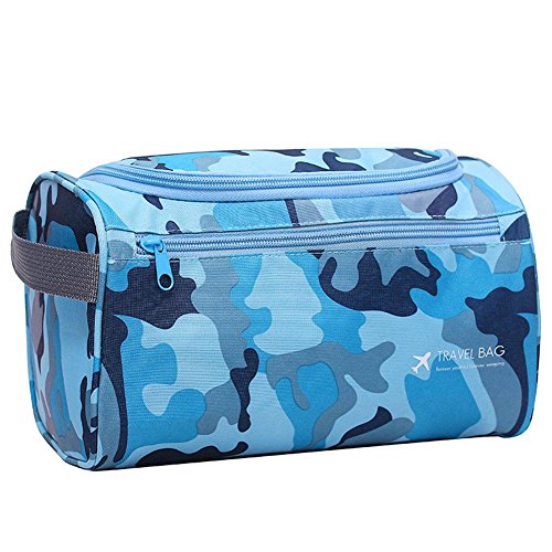 La trousse de toilette homme en toile colorée et à imprimés bleu camouflage